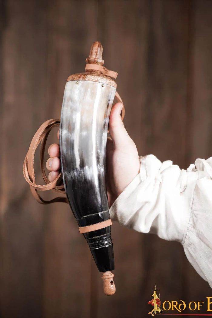 17th century powder horn