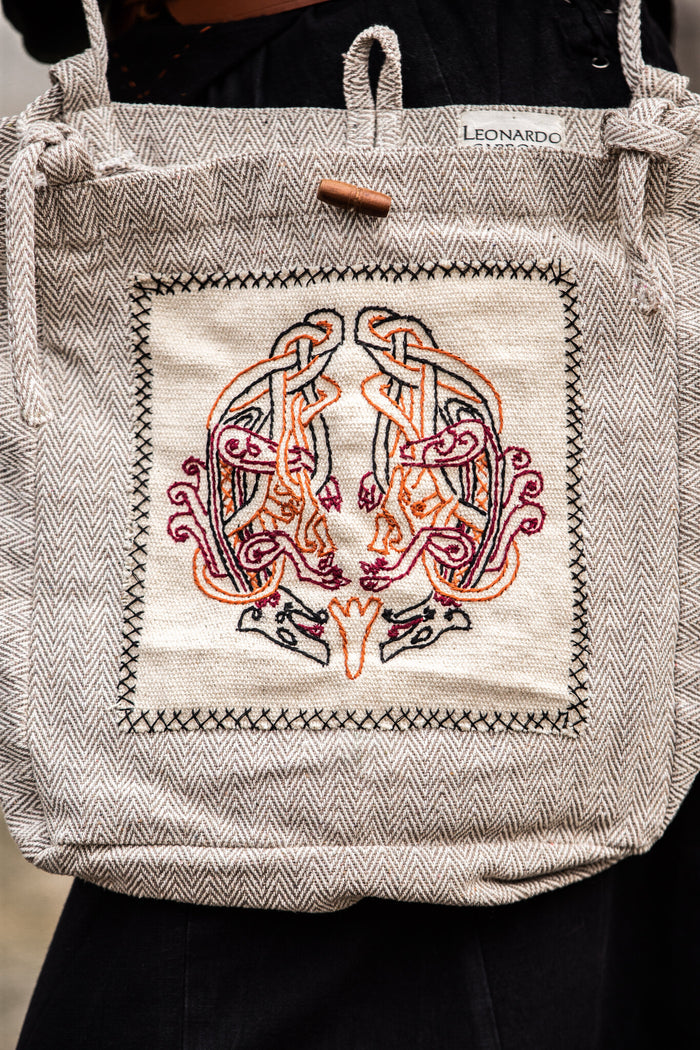 Sac à bandoulière viking brodé Urnes avec motif en arête de poisson