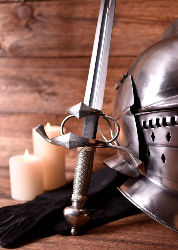 Épée latérale avec poignée en fil d’acier, tranchante