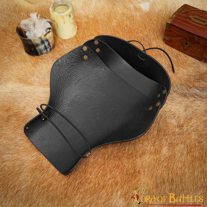Nahkainen pauldron Yggdrasil Mjolnir, ruskea