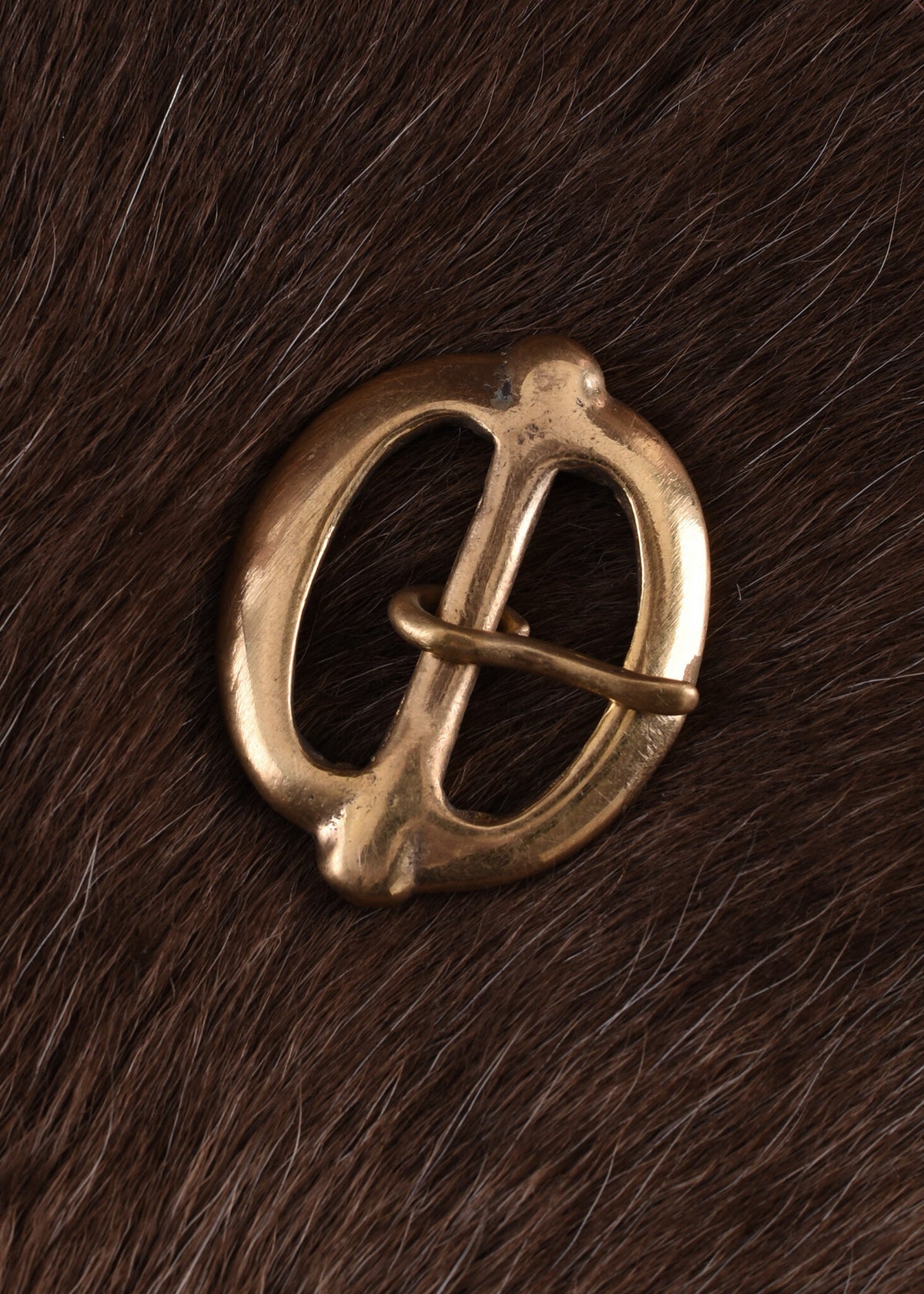 Podwójna klamra, mosiądz