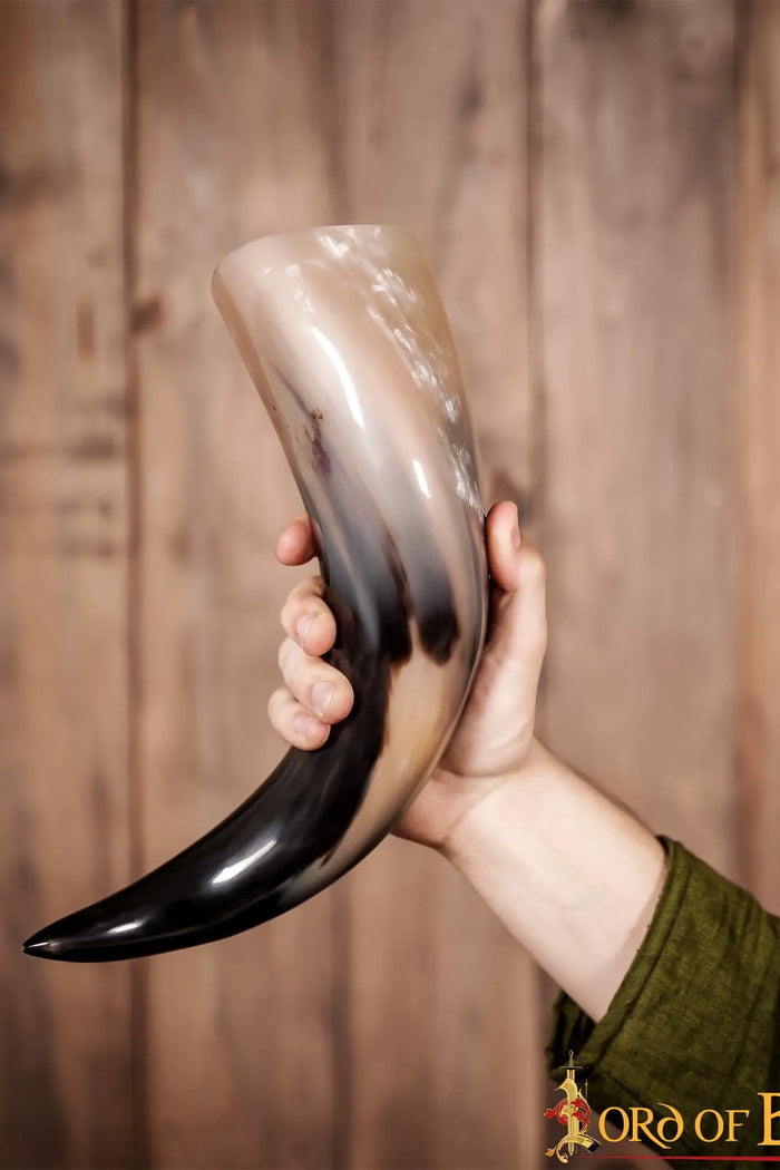 Natural drinking horn 650-1000 ml