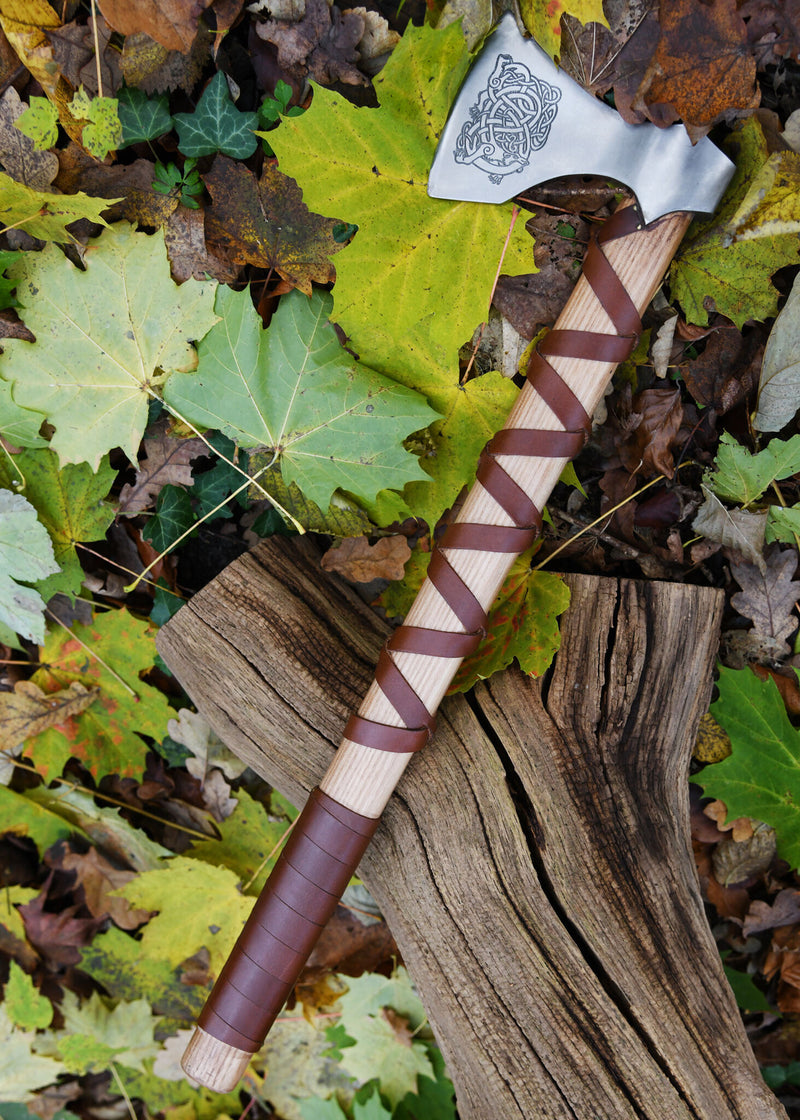 Vikingøkse, type E, graveret, halvsleben