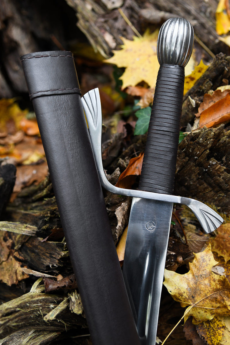 Medeltida falchion, trubbig, battle-ready