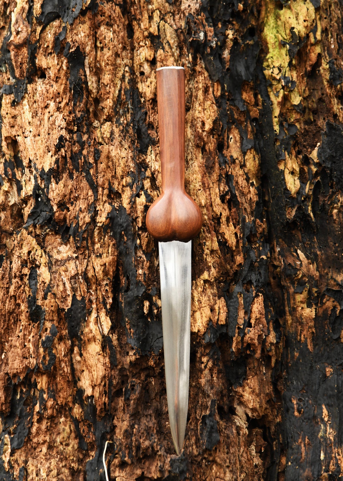 Dagger z kulistą głowicą, półostry