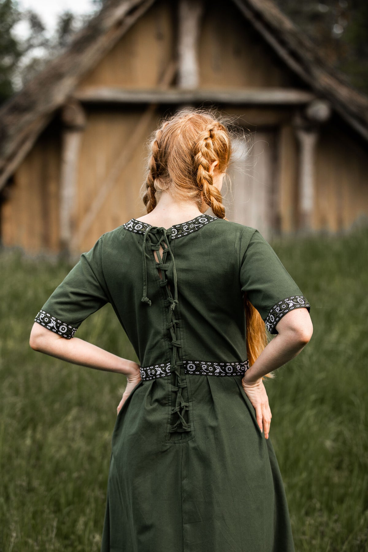 Średniowieczna suknia Ennlin, zielona