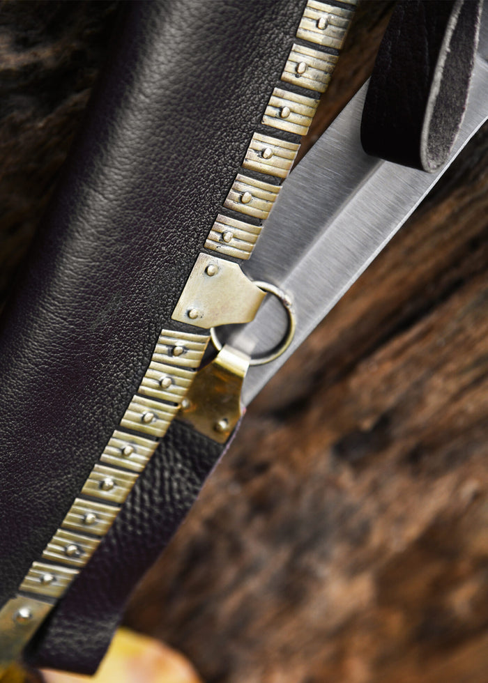 Wikinger Seax Jarl, halb scharf