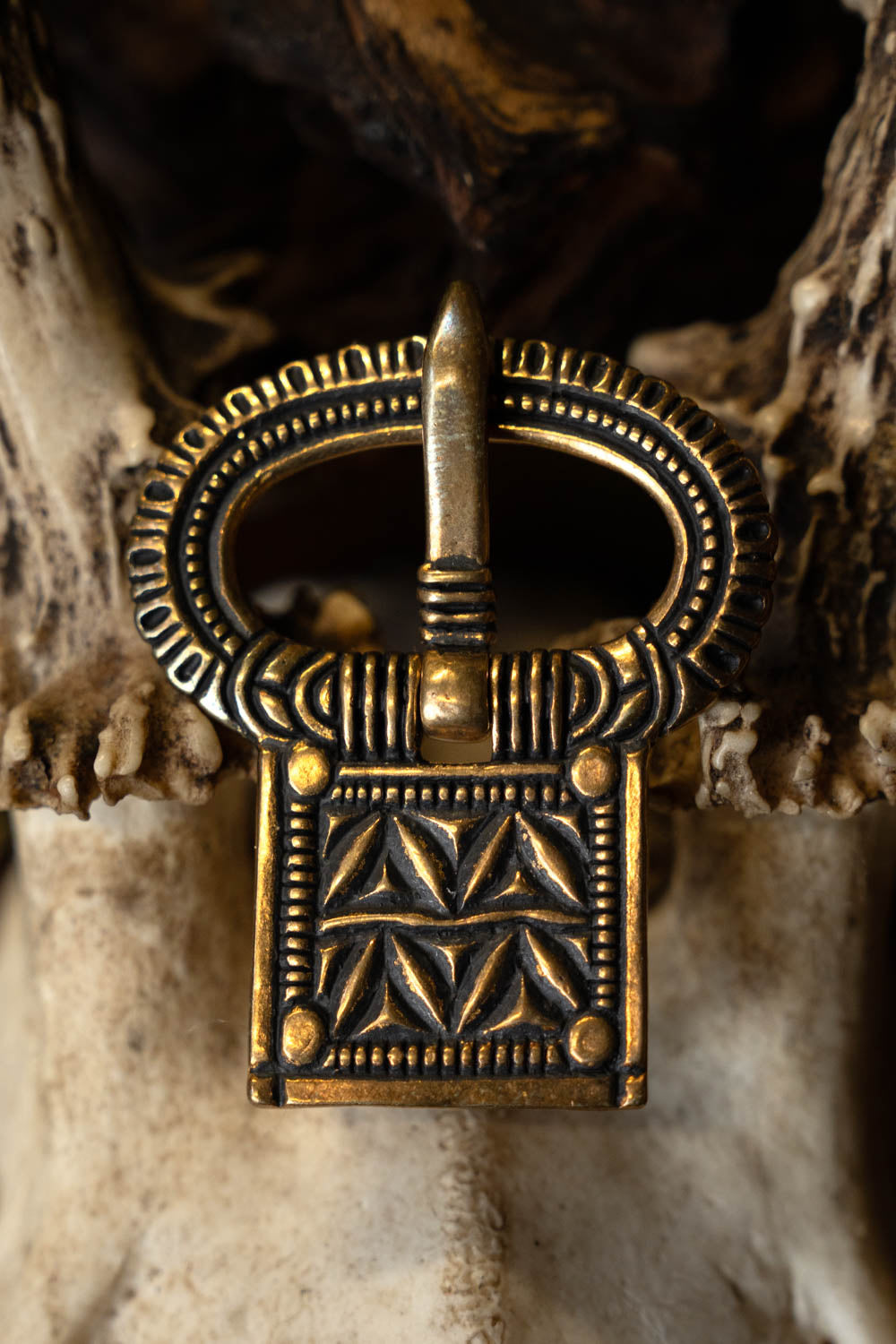 Late classical belt buckle