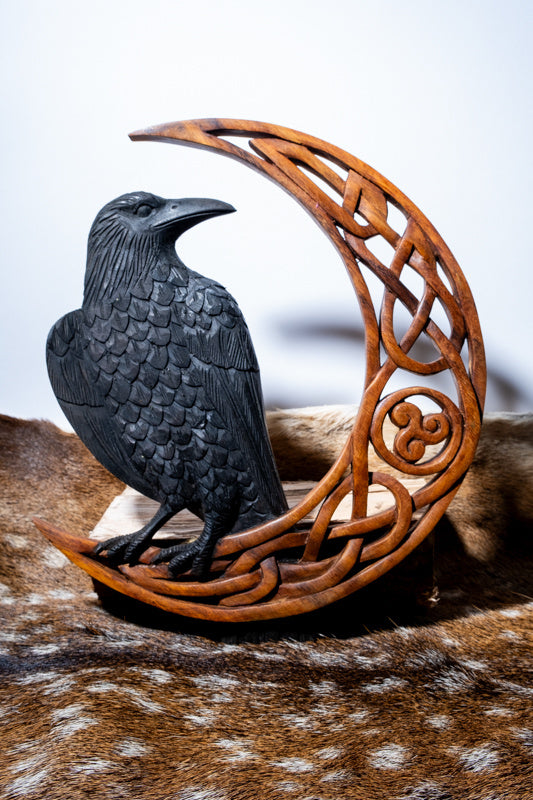 Wood carving Hugin, Odin's raven