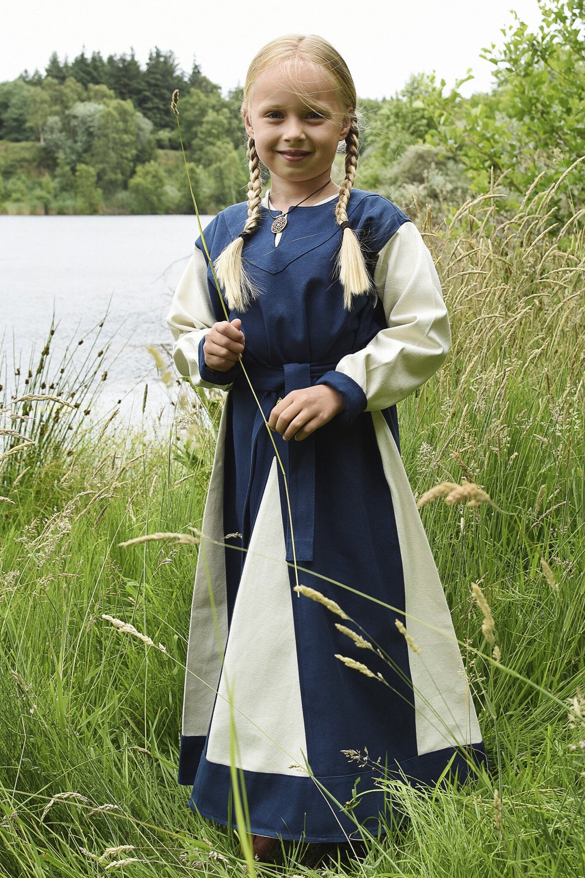 Mädchenkleid Birka, blau natur