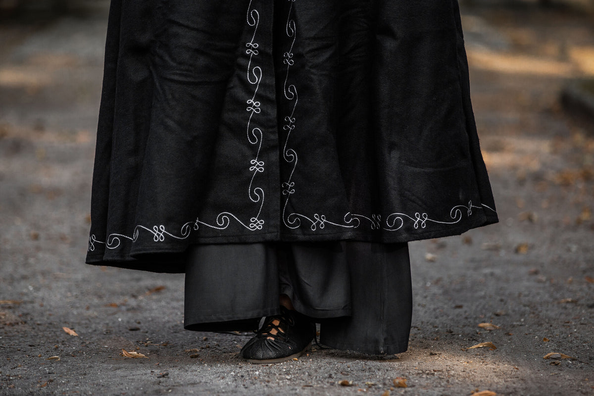 Embroidered cloak Damia, black, wool mix