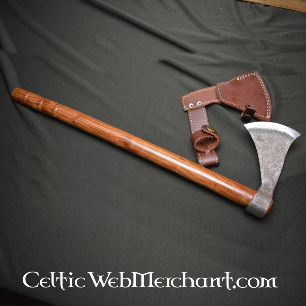 Traditional franciska axe, semi-sharp