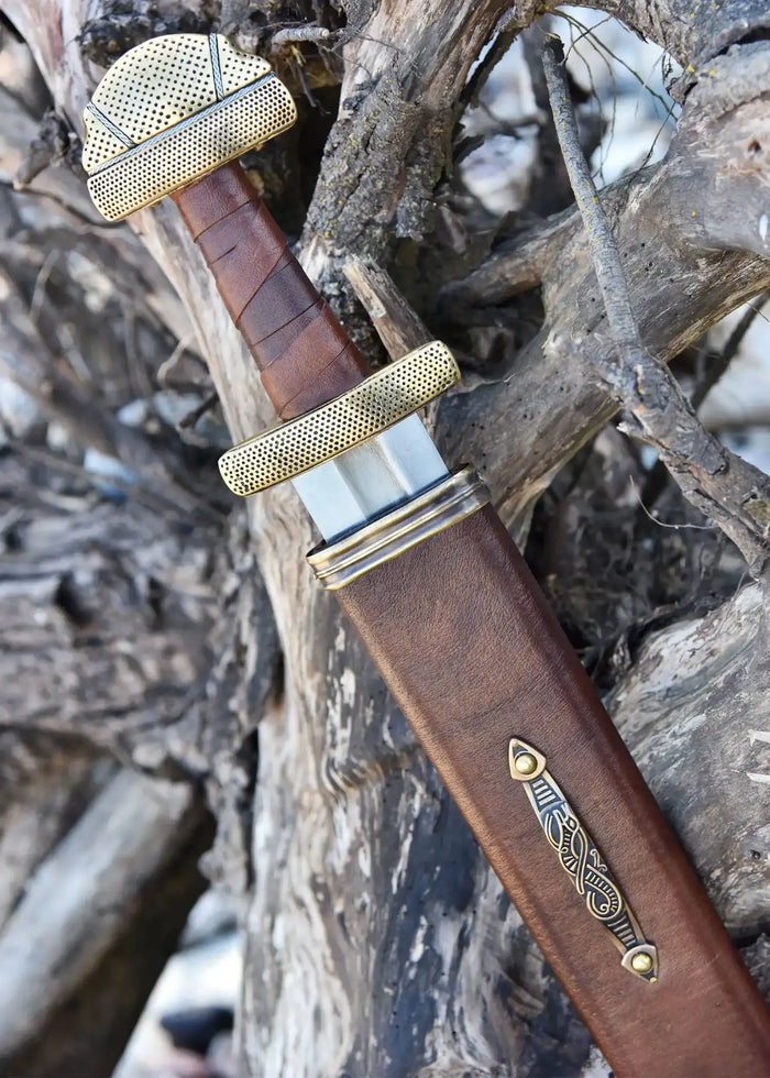 Rusvik Viking zwaard Petersen E1 Gnezdovo, semi-scherp