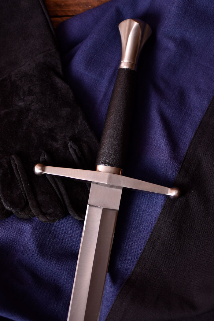 14th century broadsword, hand-and-a-half sword, sharp