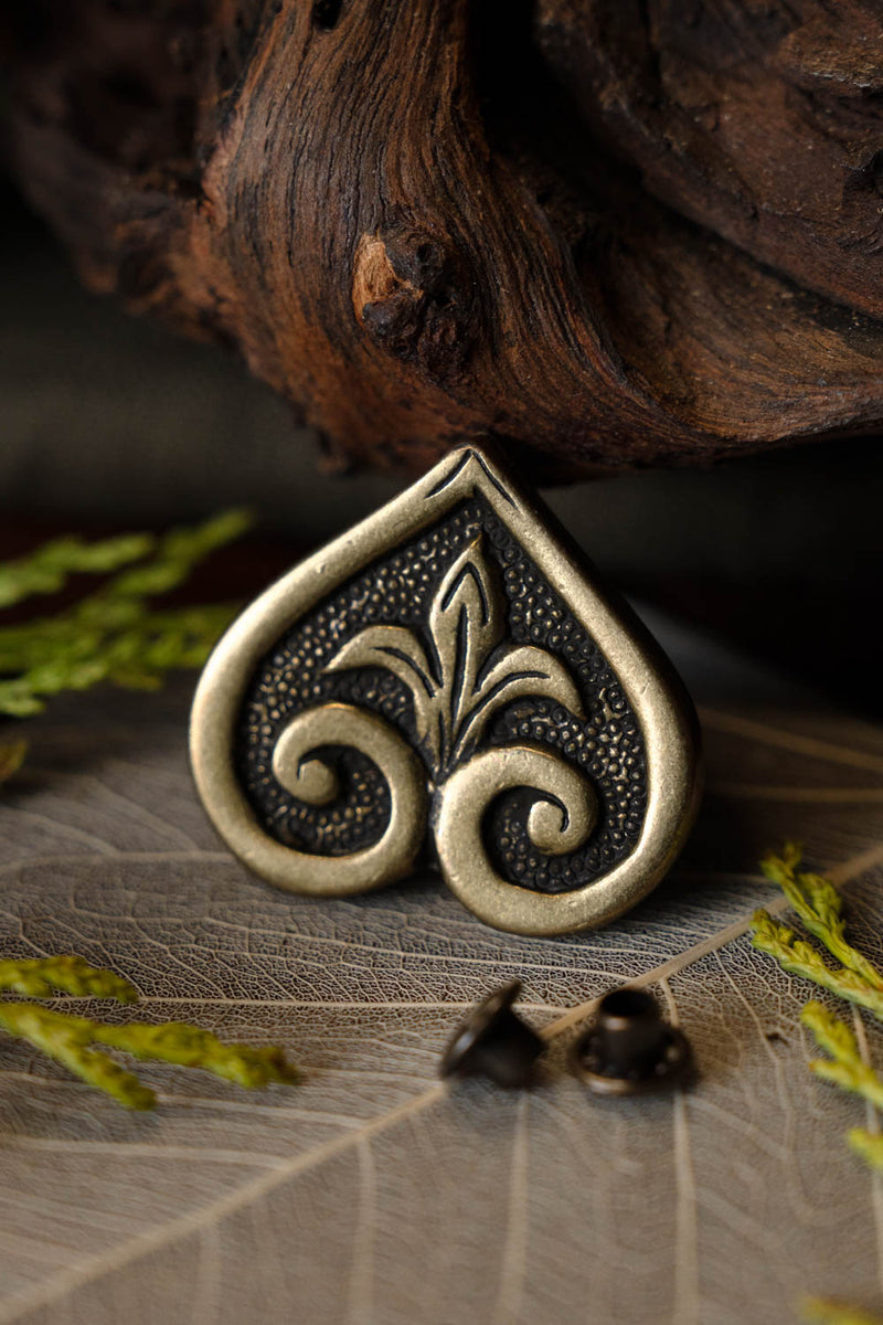 Garniture de ceinture viking en forme de cœur