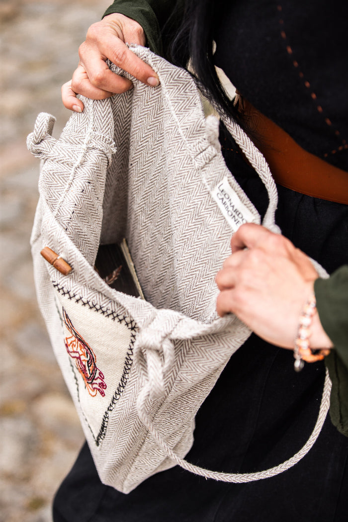 Sac à bandoulière viking brodé Urnes avec motif en arête de poisson
