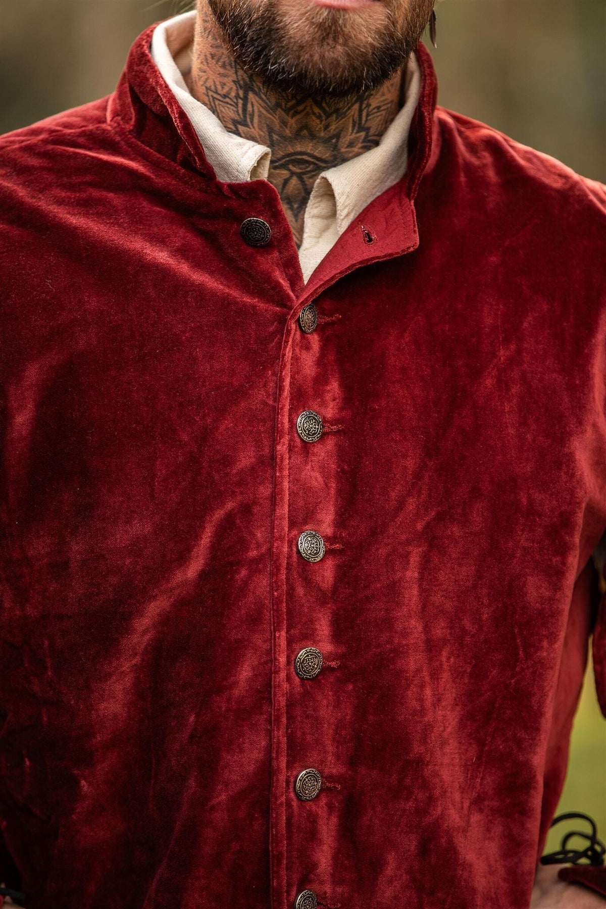 Open-sleeve doublet, red