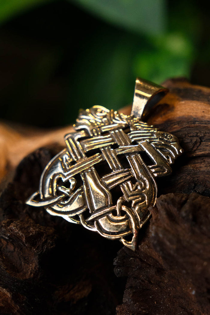 Cú Chulainn dog pendant, bronze