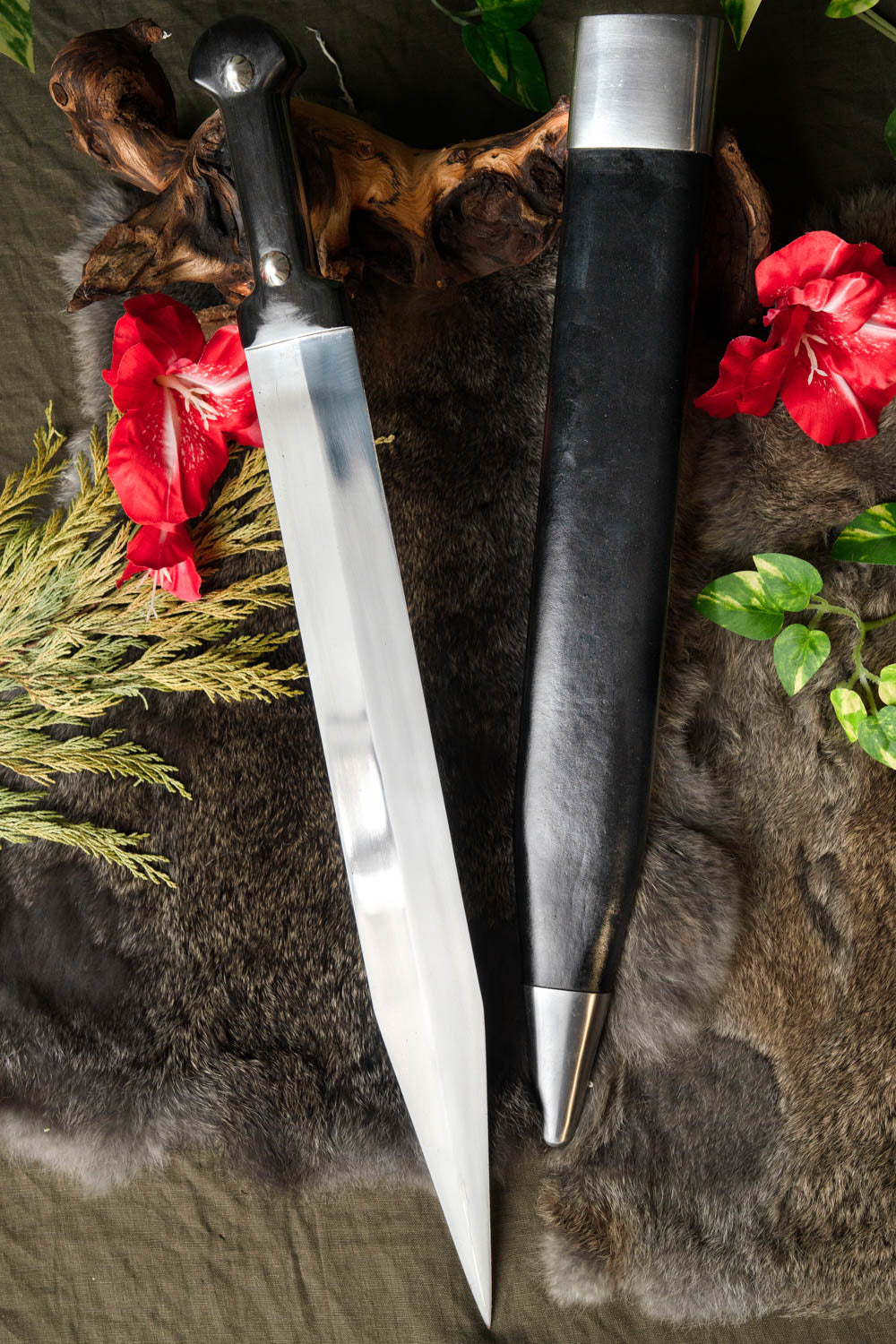 Persian Qama dagger, semi-sharp