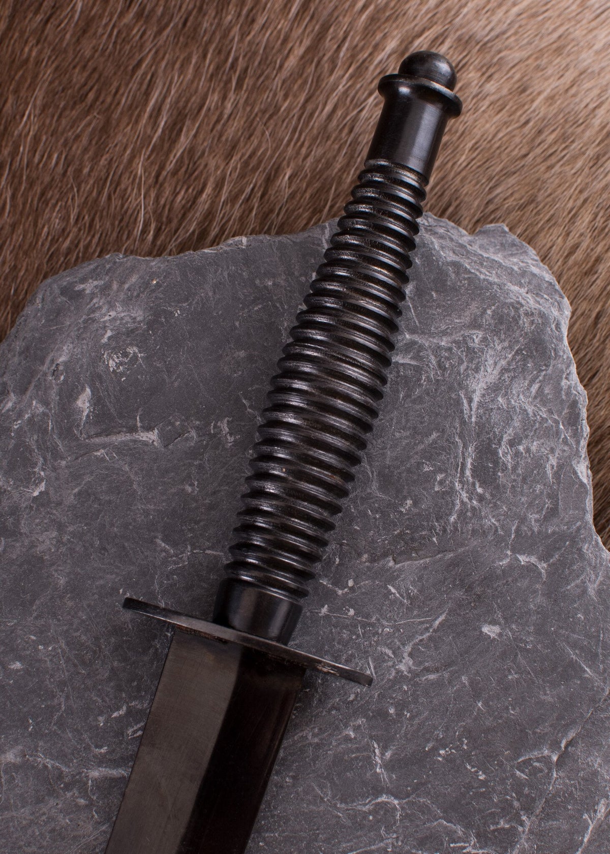 Boot dagger, daļēji asas