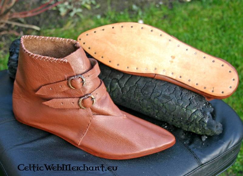 Buty typu punters (1200–1400), brązowe