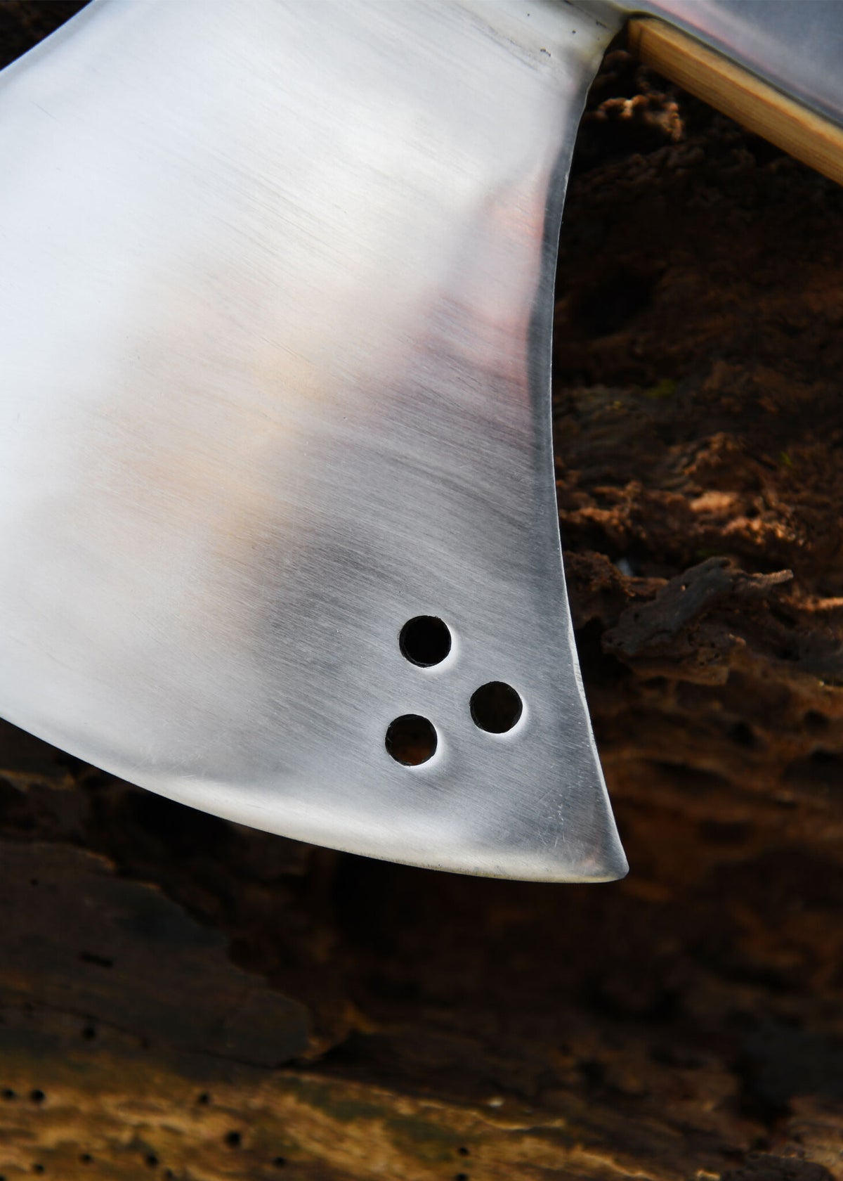 Hacha de combate con cabeza de martillo, siglo XVI, semi-afilada