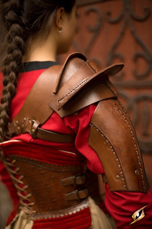 Leather shoulder armor, brown