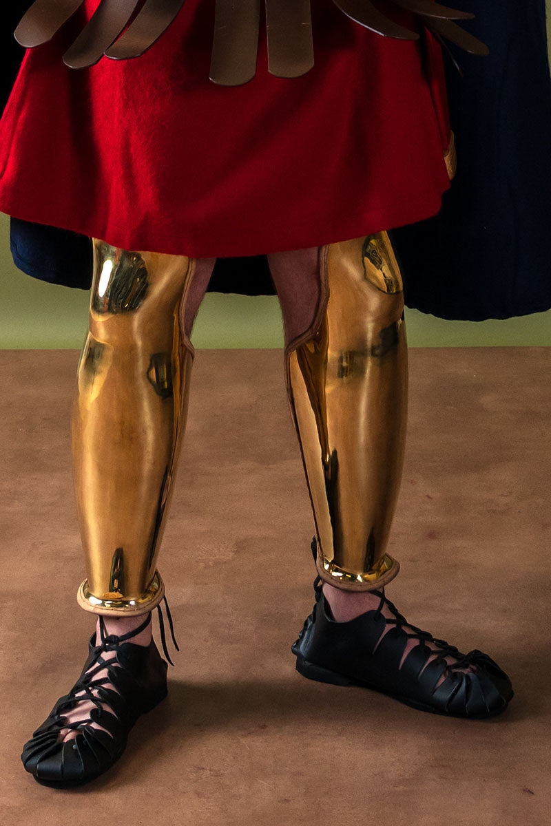 Sandales en cuir de l'âge du fer noir