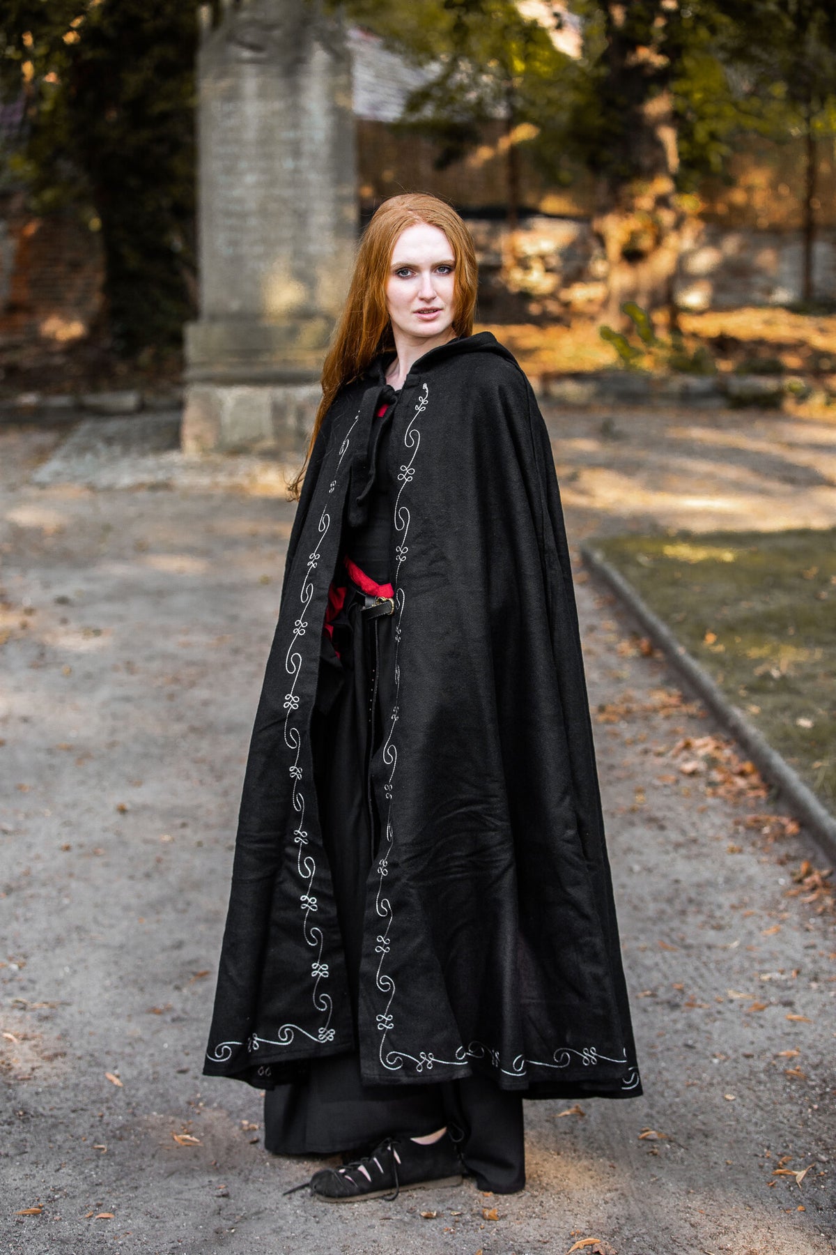 Embroidered cloak Damia, black, wool mix