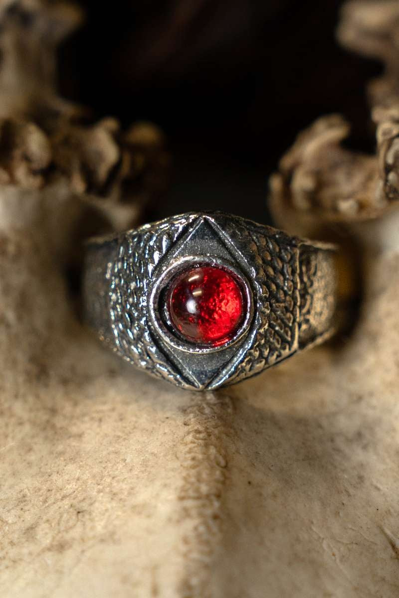 Anello medievale, rosso, stagno