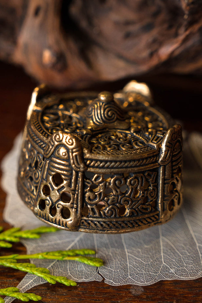 Grande broche tambour viking, en bronze