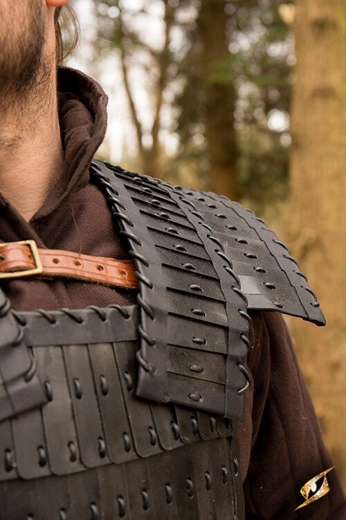 Wczesnośredniowieczna zbroja lamelkowa Visby, brązowana