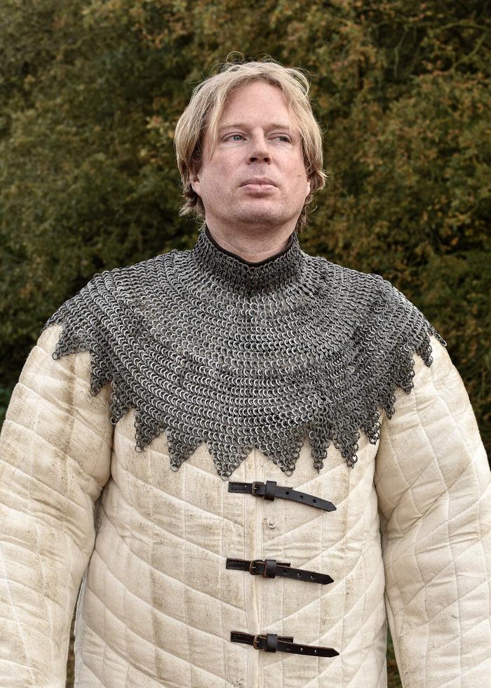 Płaszcz biskupi z kolczym kapturem, płaskie pierścienie mieszane, 8 mm