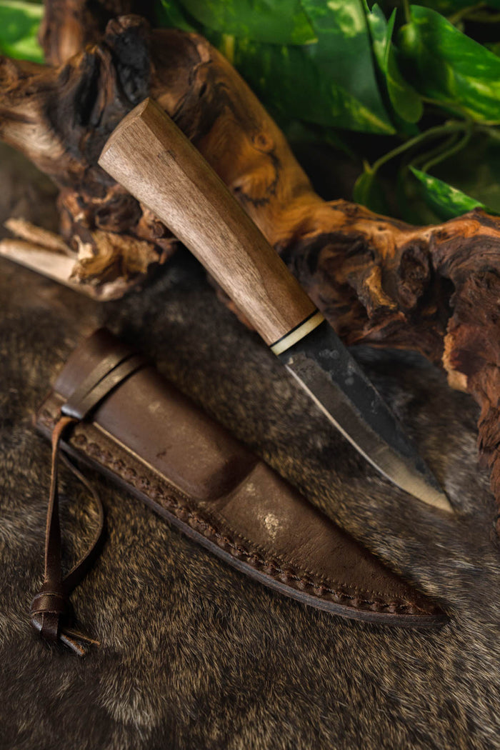 900-tals vikingakniv Jorvik, halvskarp