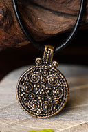 Birka Schildamulett, Grab 943, Bronze