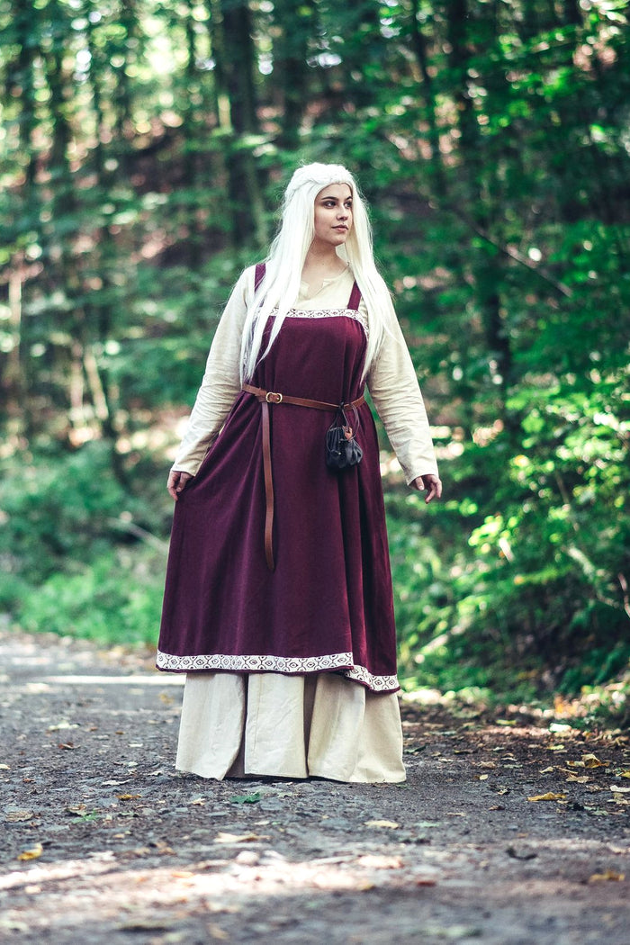 Hangerok Svanhild, czerwony