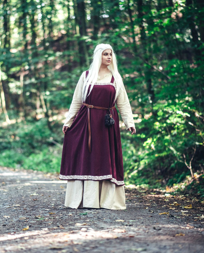 Hangeroc Svanhild, rosso