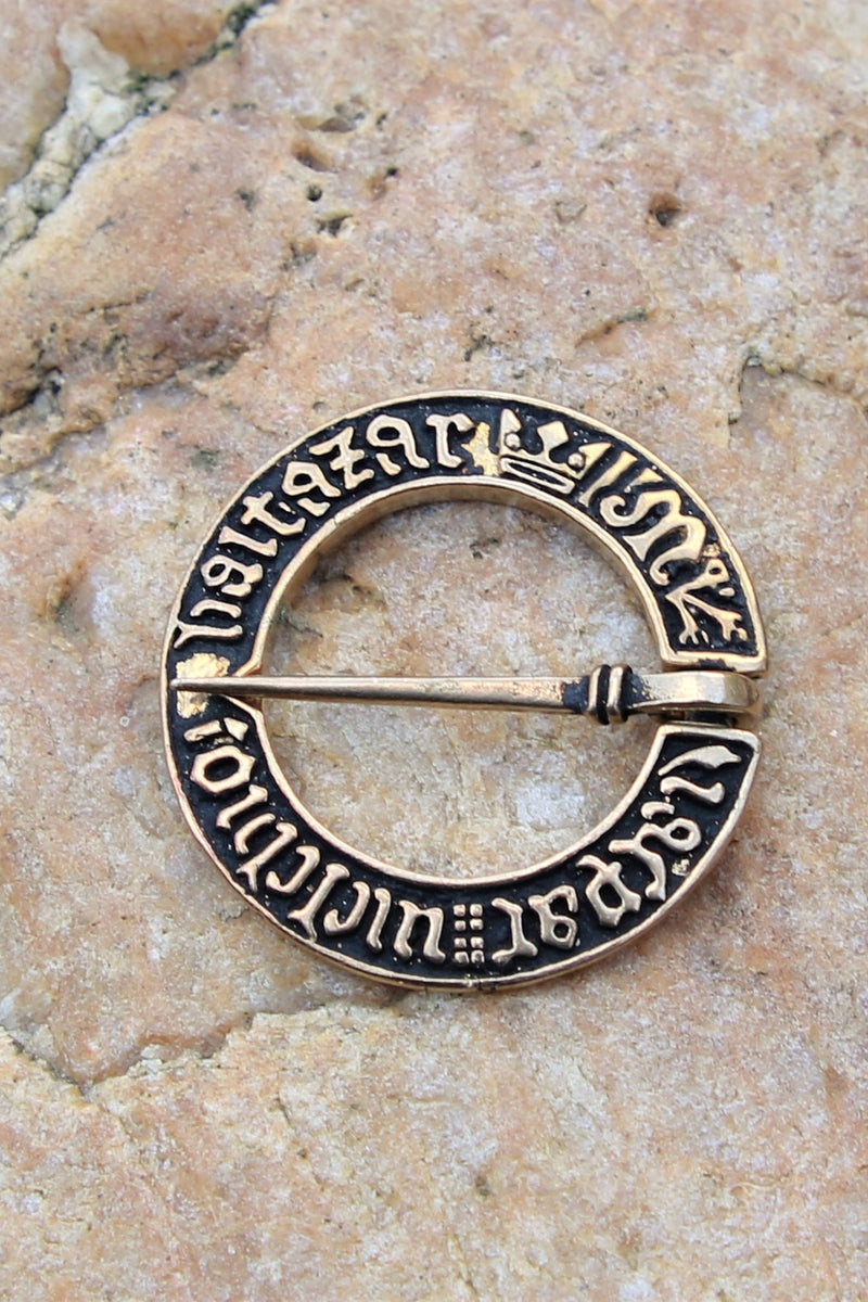Średniowieczna brosza pierścieniowa, brąz