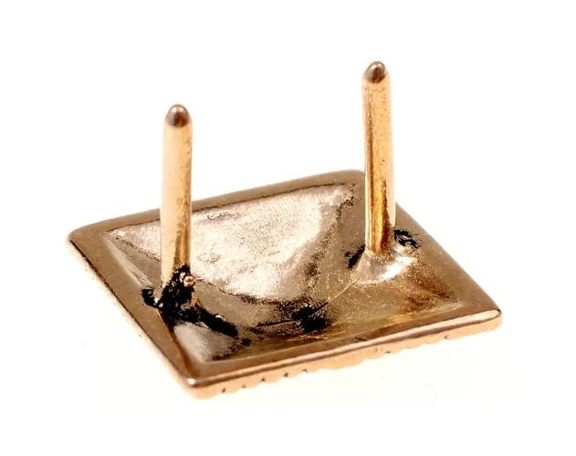 Garniture de ceinture pyramidale du XIVe siècle