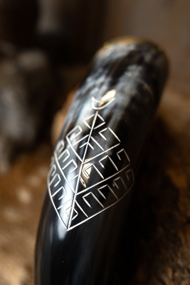 Viking drinkhoorn met Yggdrasil, 300-500 ml