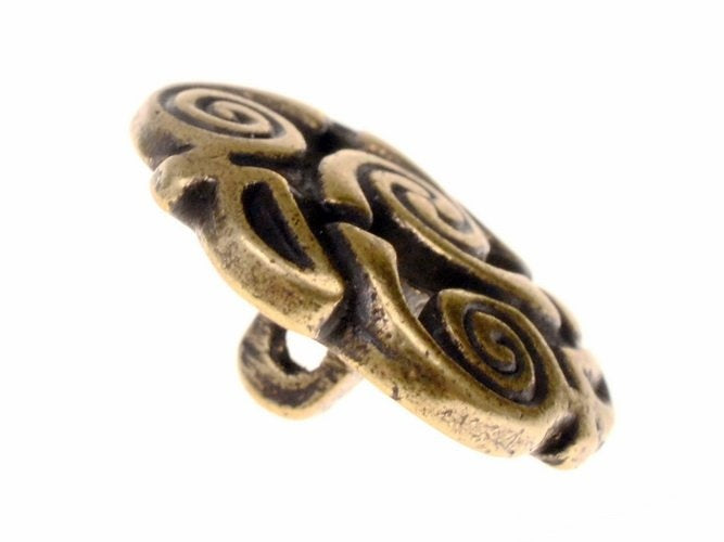 Keltiska spiralformade knappar, set om fem, försilvrad