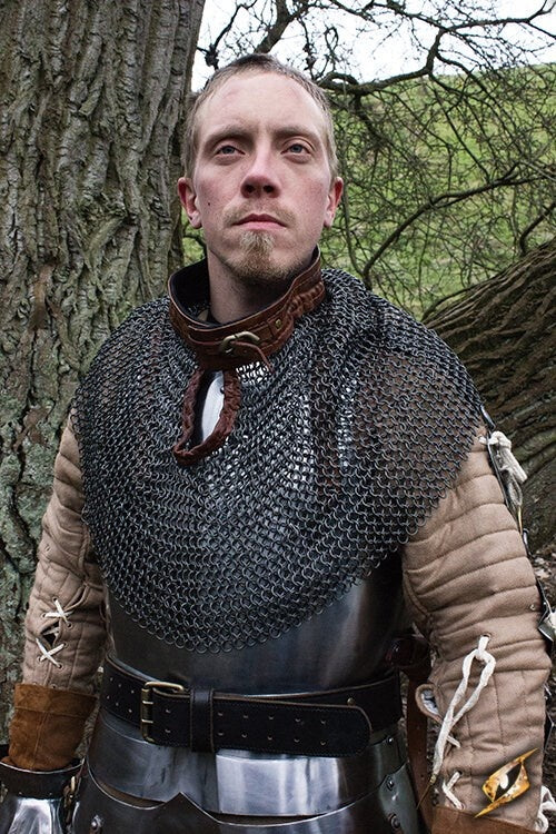Bishop's mantle, chain mail collar, 9 mm