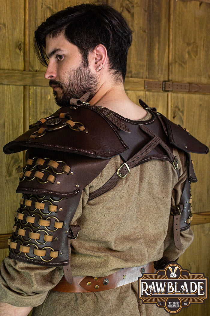 Gorget com Pauldrons Guerreiro - Castanho