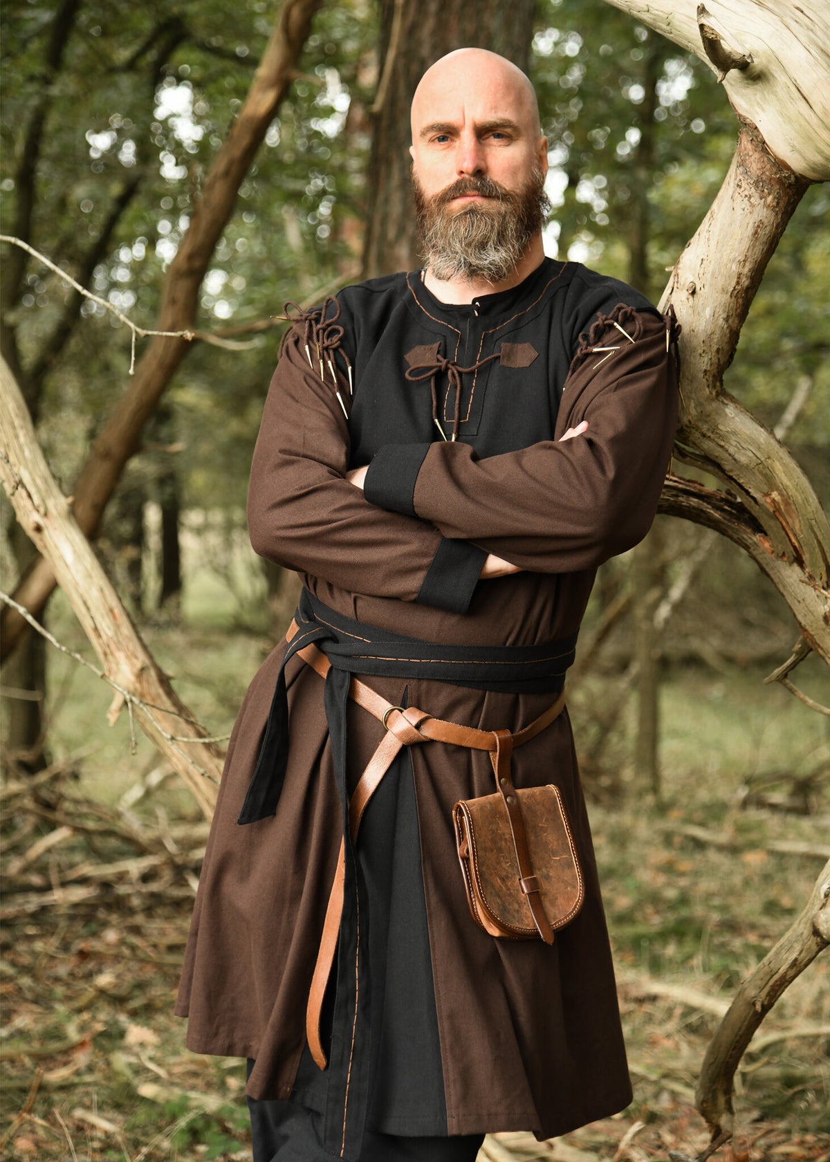 Skjoldehamm-tunika, brun-sort