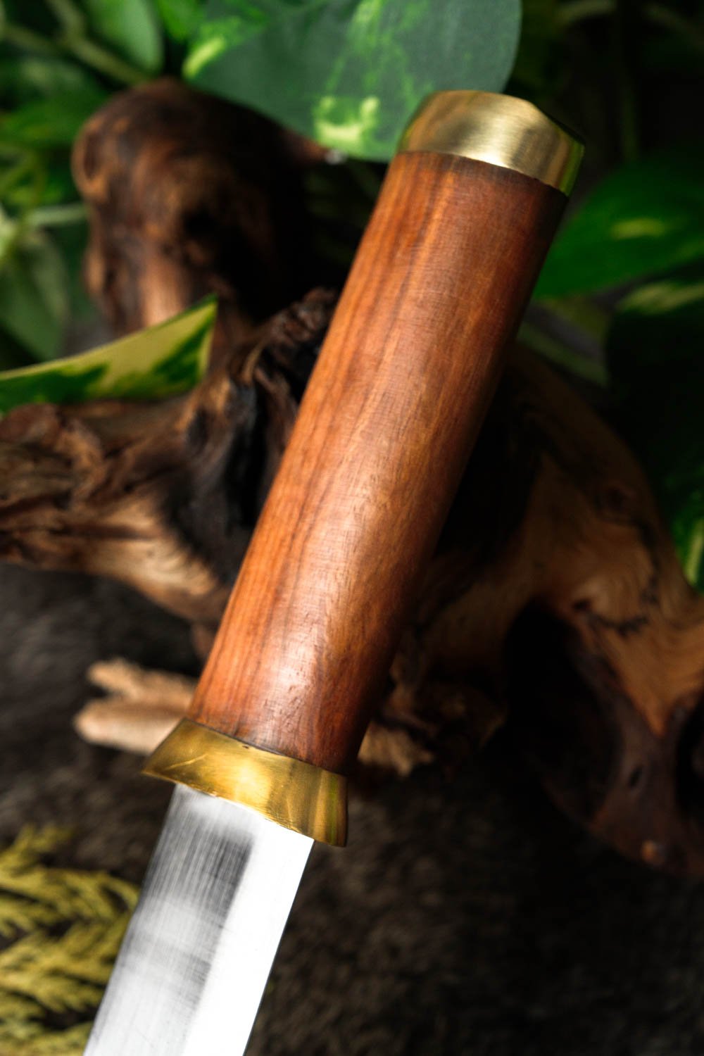 Angelsaksisk broken-back sax, halvskarpt