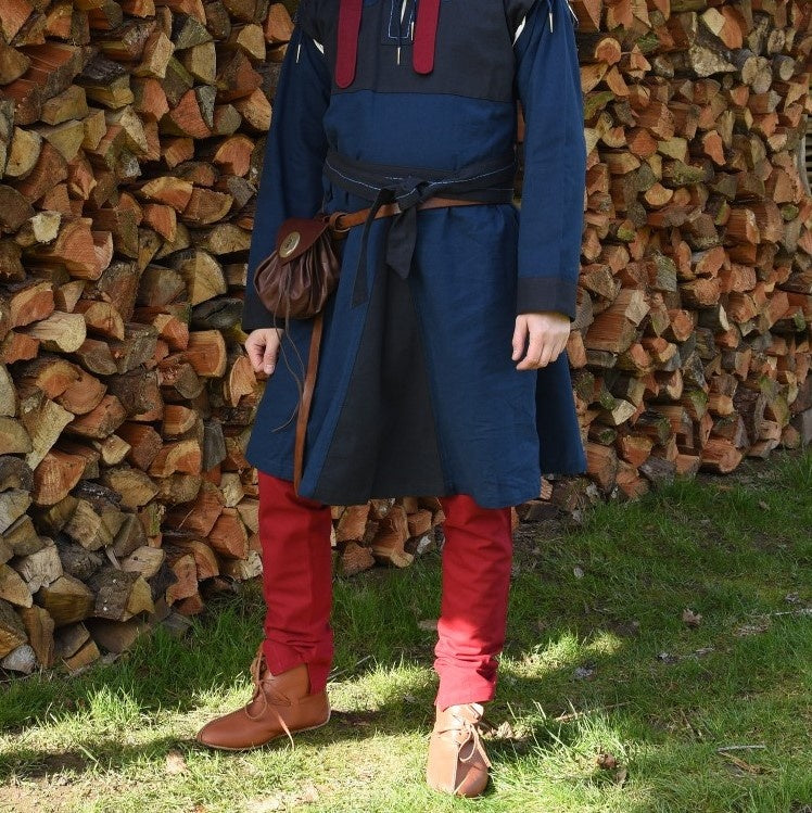 Chausses medievales con cordones, rojas