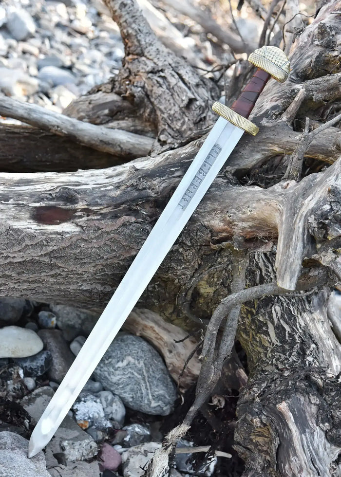 Rusvik Viking zwaard Petersen E1 Gnezdovo, semi-scherp