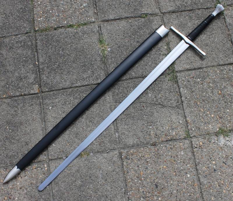 Clunyjev dolgi meč, top (battle-ready)