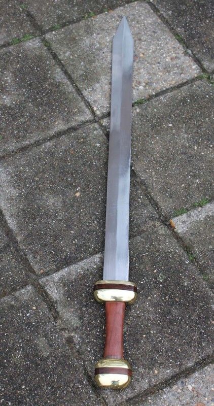 Spatha del I secolo, semi-affilata