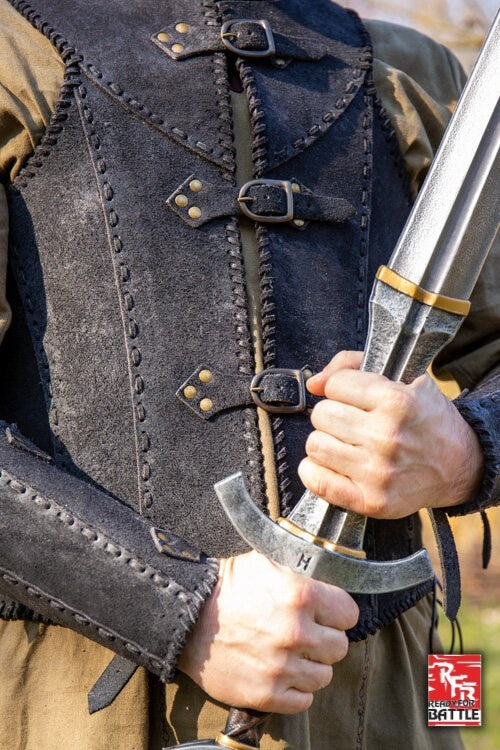 Brigandine met riemen, zwart
